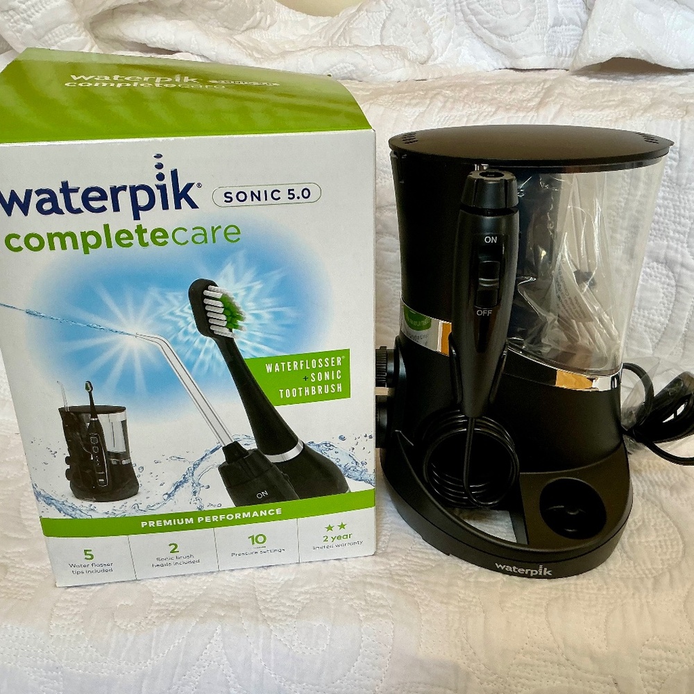 Waterpik complete care 5.0 ,only comes with the water flosser
